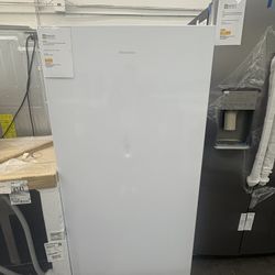 HISENSE 17.1 cu. ft. Frost Free Convertible Upright Freezer 