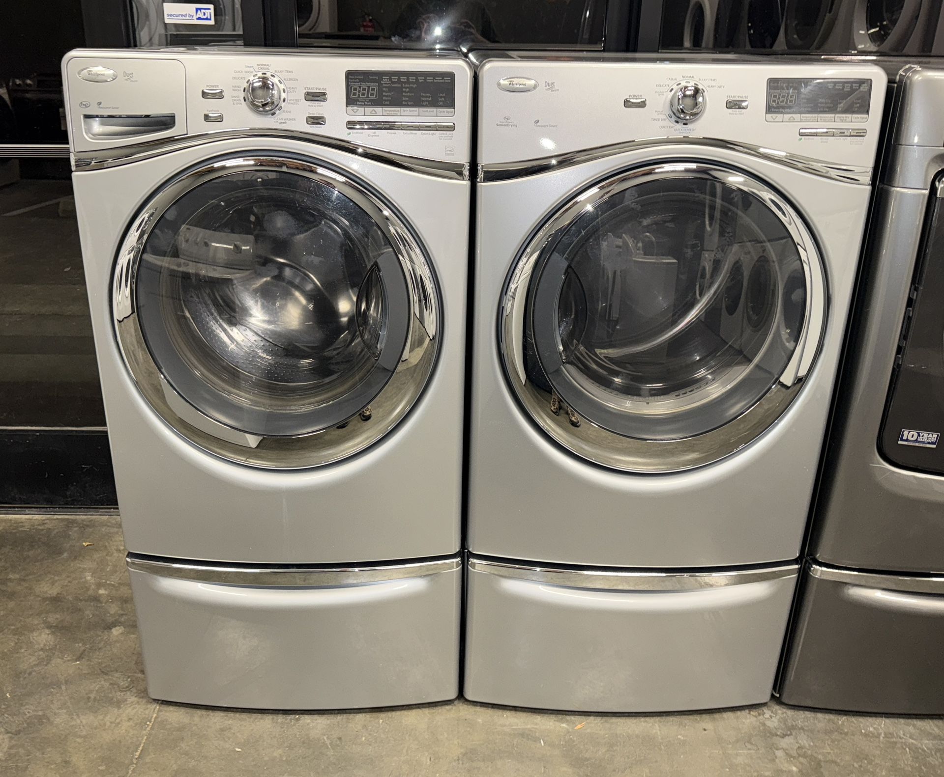 WHIRLPOOL XL CAPACITY WASHER DRYER ELECTRIC SET