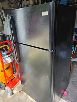Frigidaire refrigerator 18.2 cu ft.