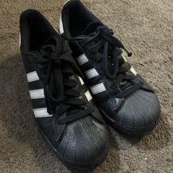 Black Adidas Super Stars 