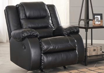 Cozy lushes recliner