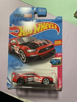 TOY CUSTOM 18 FORD MUSTANG GT