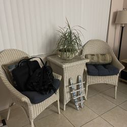 White Wicker Set W/table