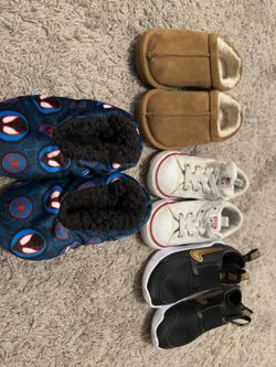 Boys shoes