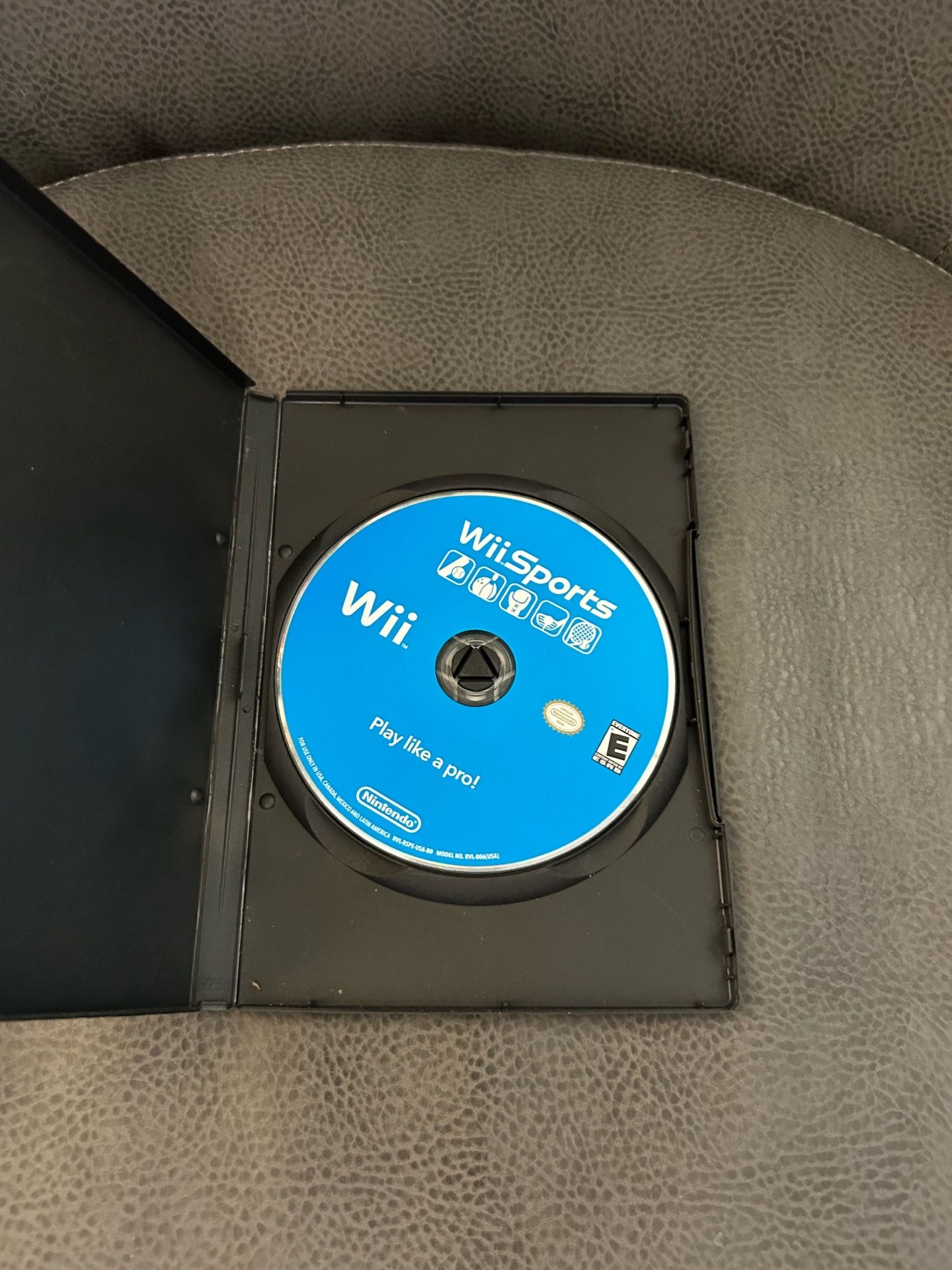 Wii Sports (Nintendo Wii, 2006) Disc Only,