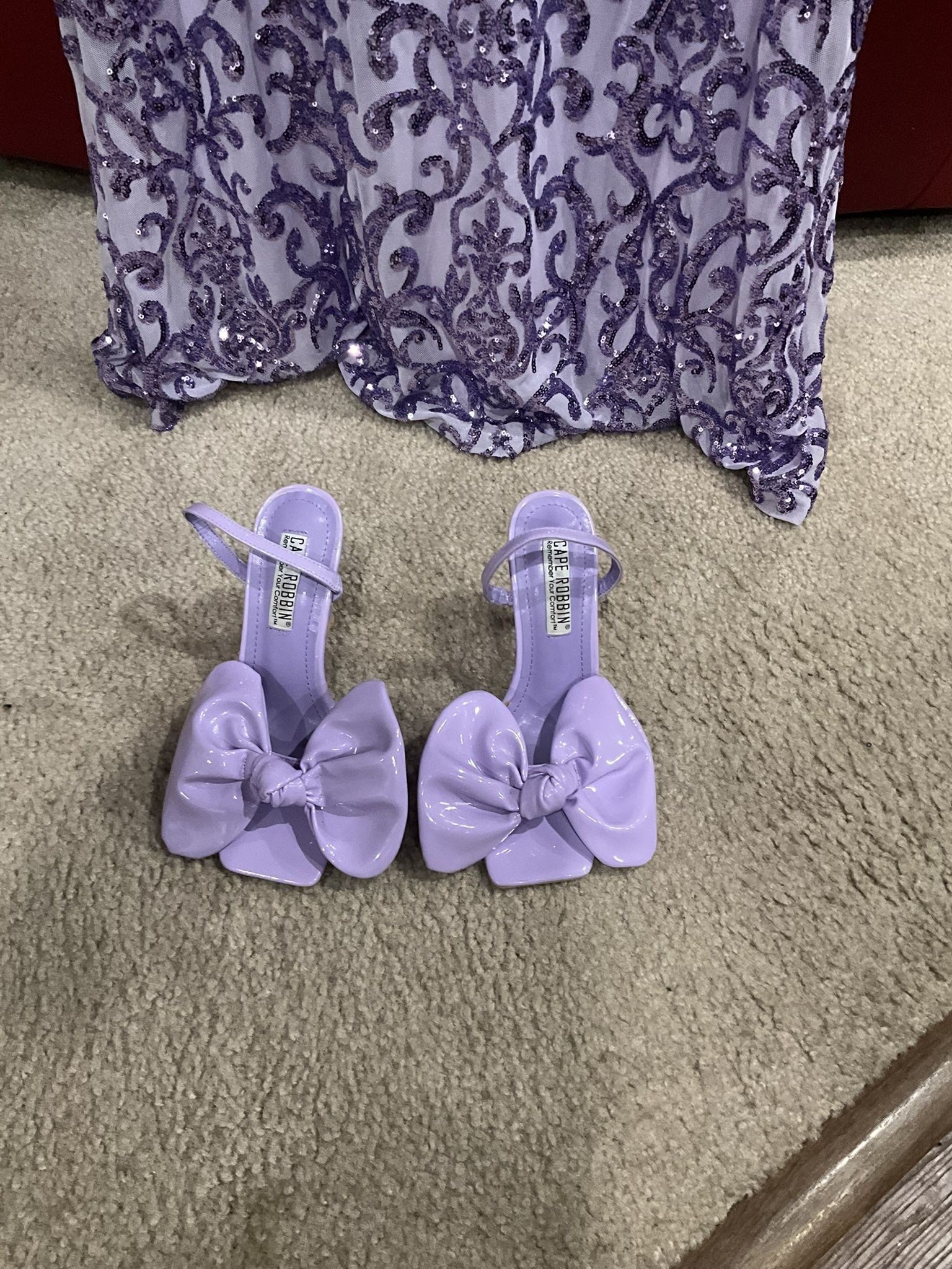 Lavender Purple Bow Decor Vegan Patent Shiny cape Cape Robbin heels