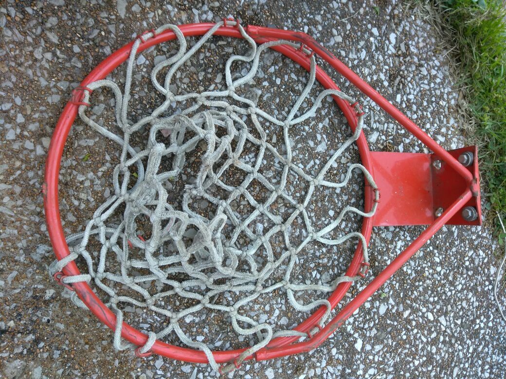 BASKETBALL HOOP WITH NET. READ BELOW