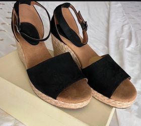 Like New Sz 7 Black Suede Espadrille Wedge Sandals