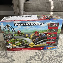 Hot Wheels Mario Kart Circuit Track Set for Sale in Sacramento, CA