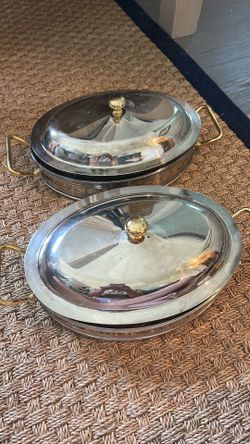 Pyrex casserole dishes with warmers/ stand and lid