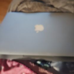 2001 MacBook Air. Unlocked