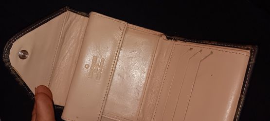 Barely Used Men's Louis Vuitton Wallet for Sale in Portland, OR - OfferUp