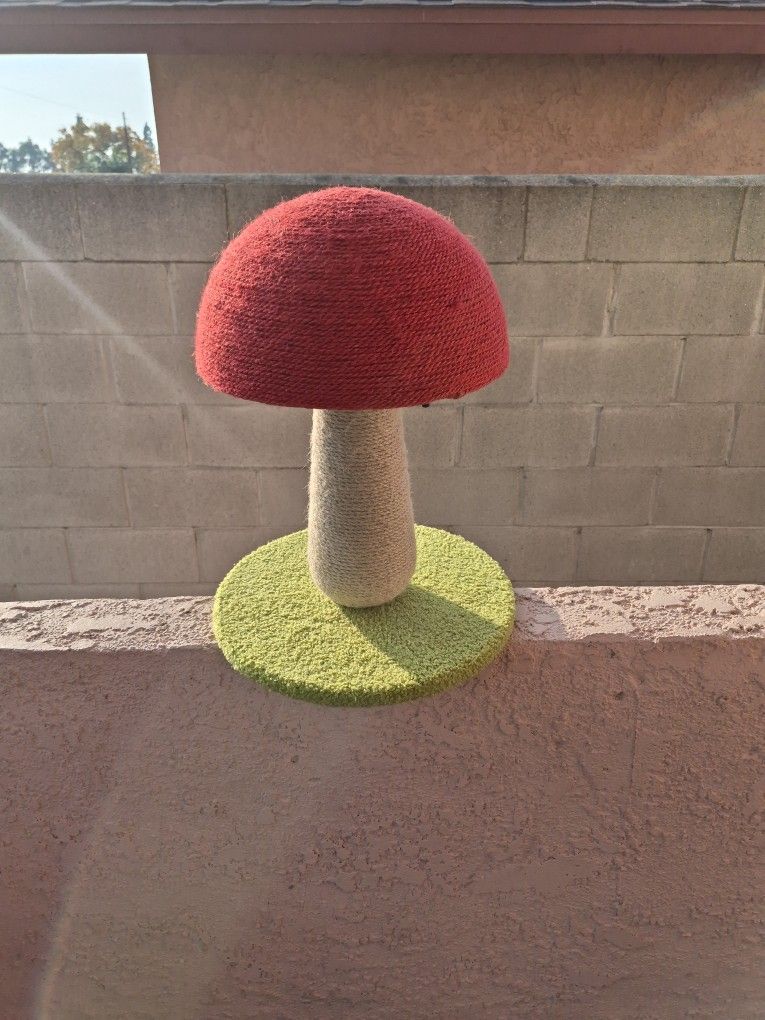 Mushroom Shaped Cat Scratching Post