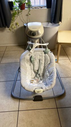 Graco Baby Swing with Music & Toys