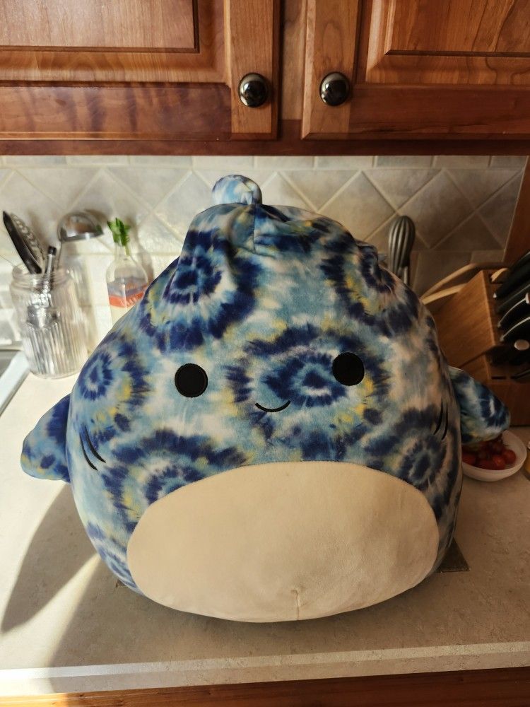 Squishmallow Rare 20" Luther Tie Dye Shark Pd $60
