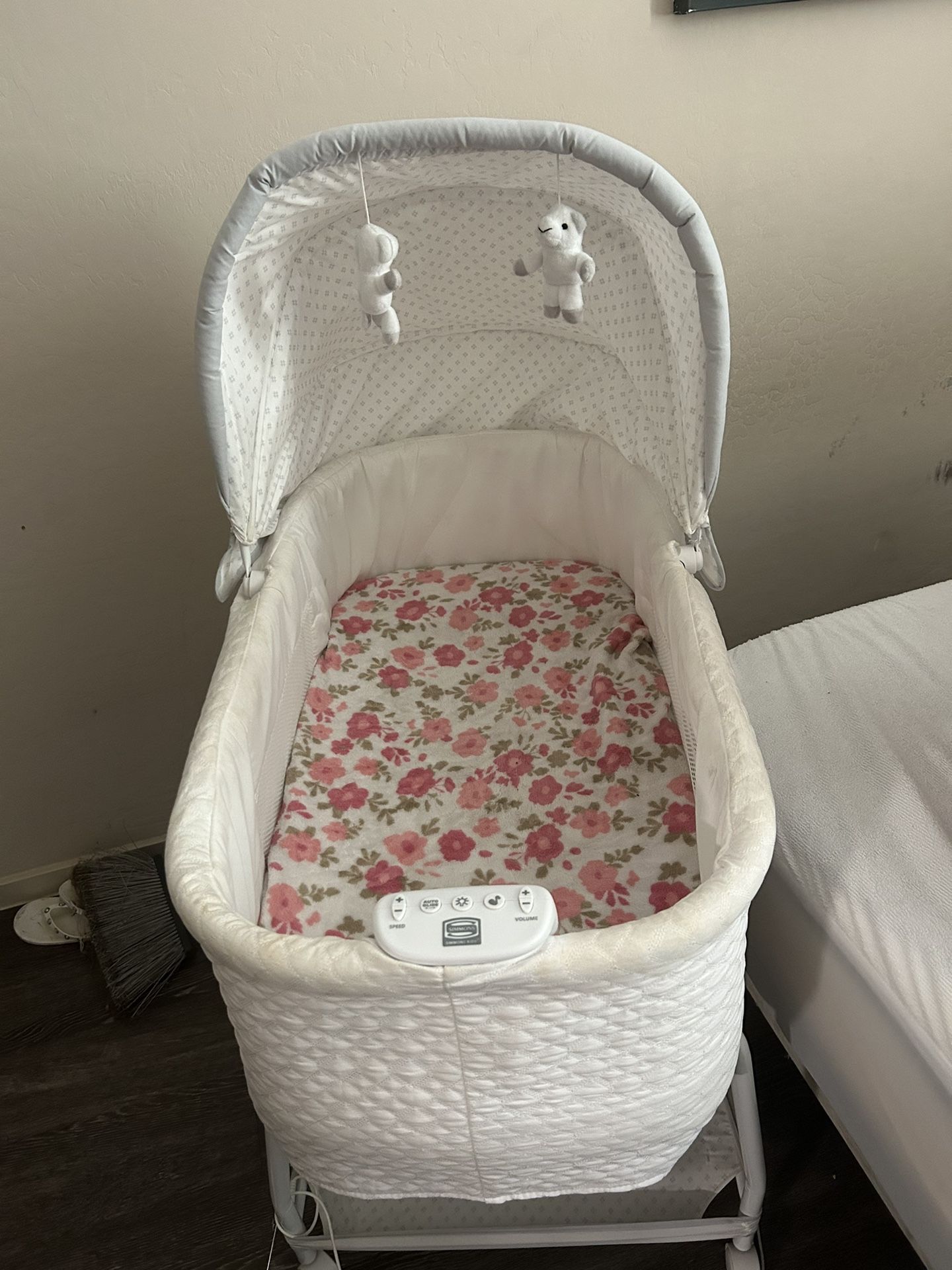Bassinet, Car seat And Swing