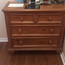 Dresser/Drawer/console Table Matching Set 
