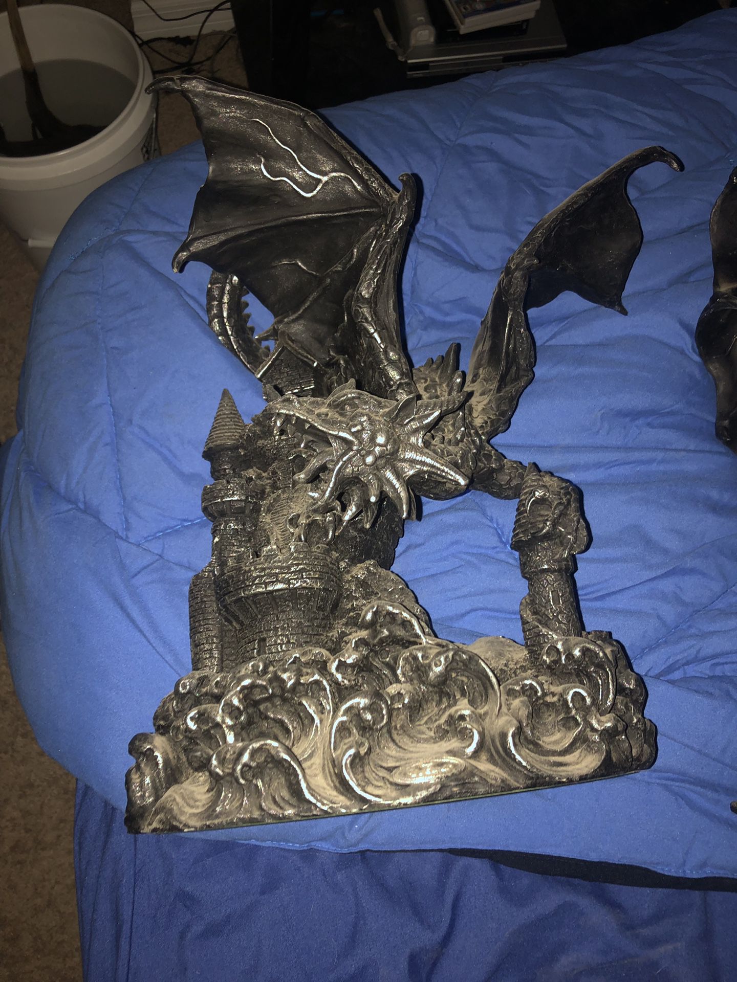 2 de capoli dragon statues and one summit collection dragon