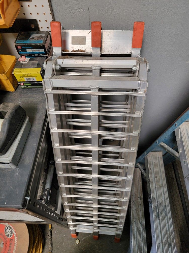 SRT Folding Ramp (s) 2 Available