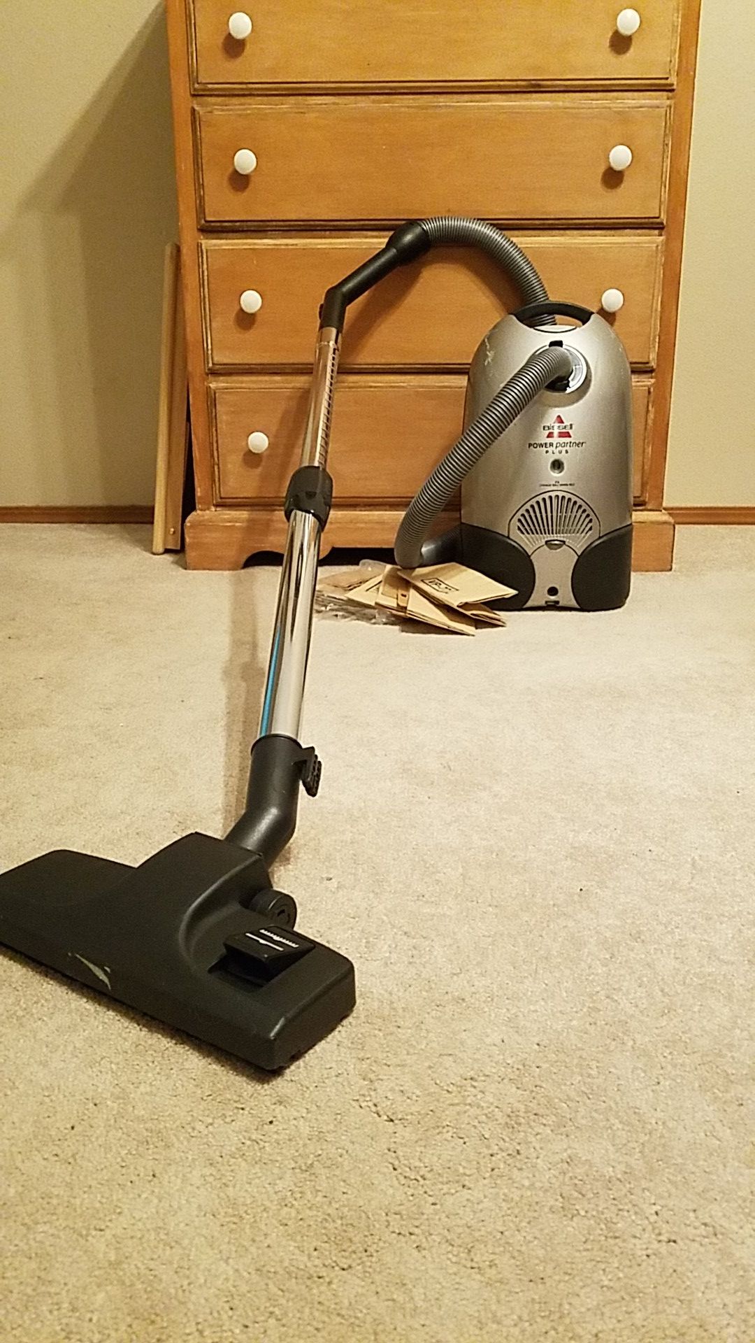 Bissell Power partner plus canister vacuum with 10 new bags for Sale in