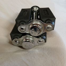 NEW Schwinn bicycle reissue 1995 PHANTOM Deluxe men's Pedals