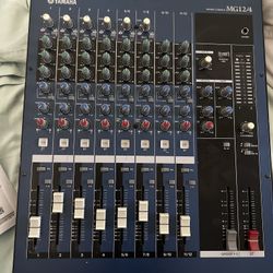 Yamaha MG 12/4 Mixing Console 
