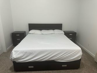 Dark wood 6 piece Cal. King master bedroom set