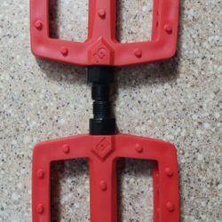 GT PLATFORM PEDALS 