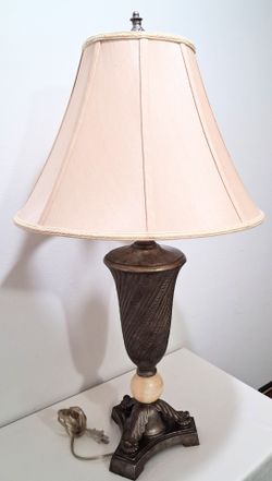 Table lamp