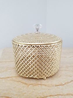 gold color dish