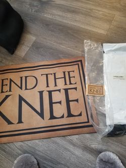 Welcome door mat BEND THE KNEE