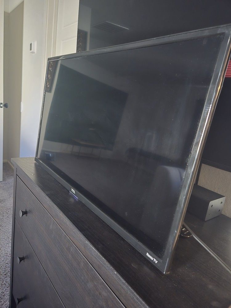 TCL ROKU TV