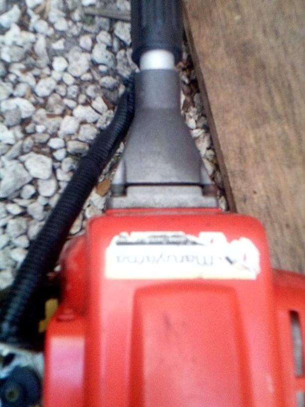 Hedge Trimmer Working