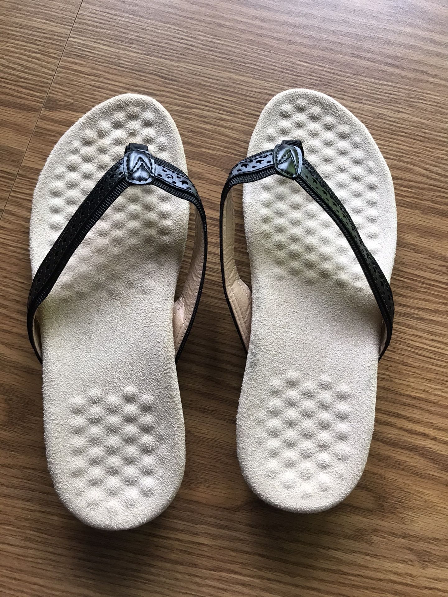 Ladies Sandals - Size 8 - Brand New