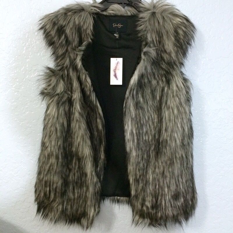 NWT Size S Jessica Simpson Faux Fur Vest