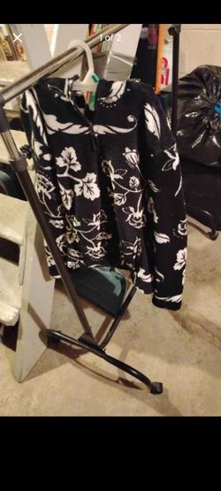 Black and White Floral Zip-Up Jacket