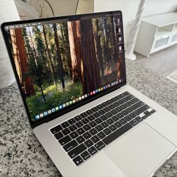 BRAND NEW 2025 M4 15” MACBOOK AIR 