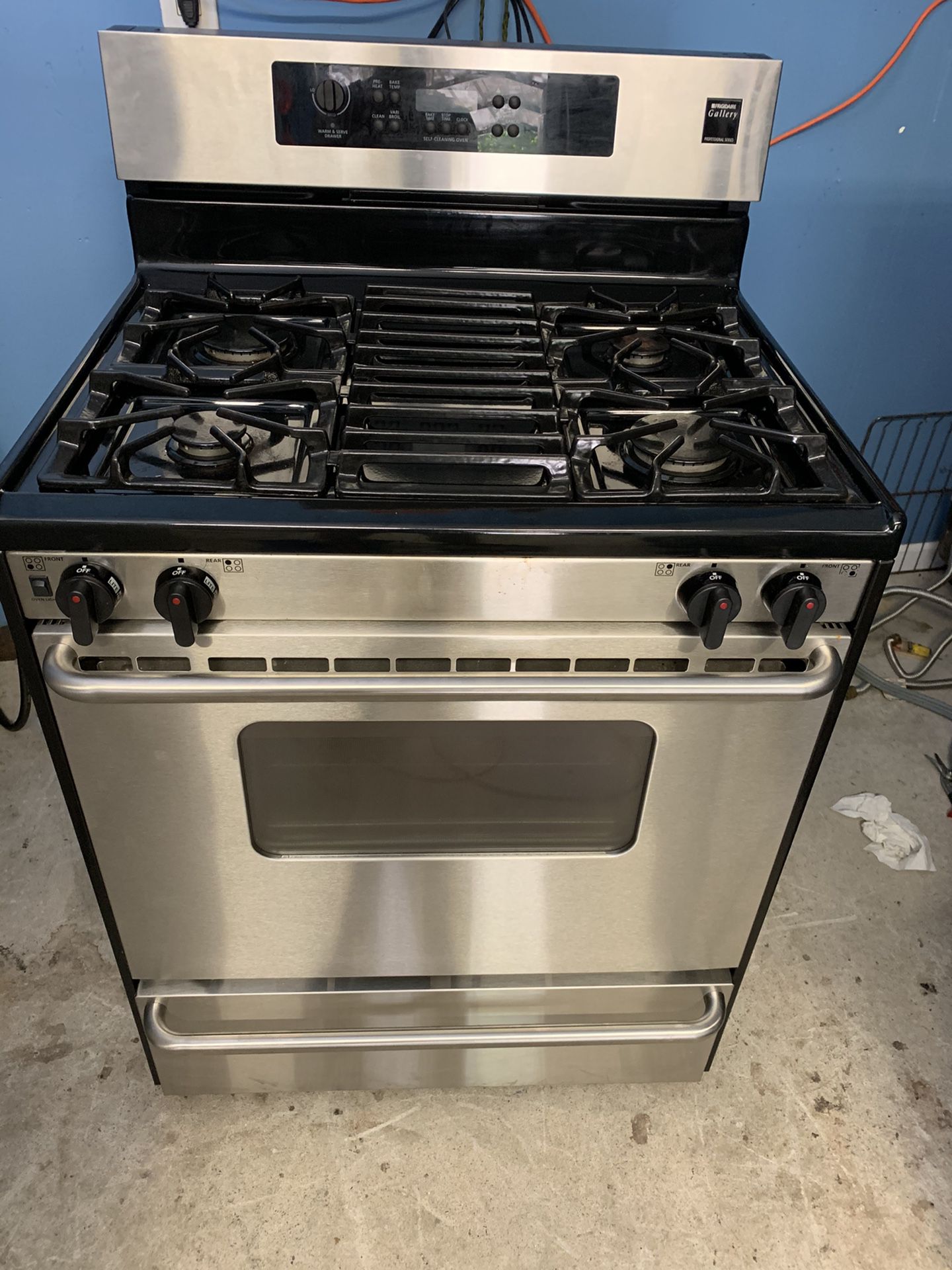 Frigidaire gallery professional series stainless steel gas