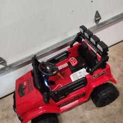 *** BRAND NEW- POWER WHEELS JEEP ***