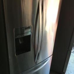 Whirlpool French. Door Stainlesss Steel Refrigerator Energy Star ⭐️ LED Ligths 36”w 30”d 69”h 