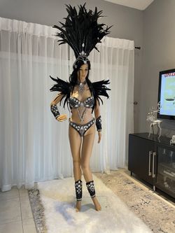 Bikini samba dance