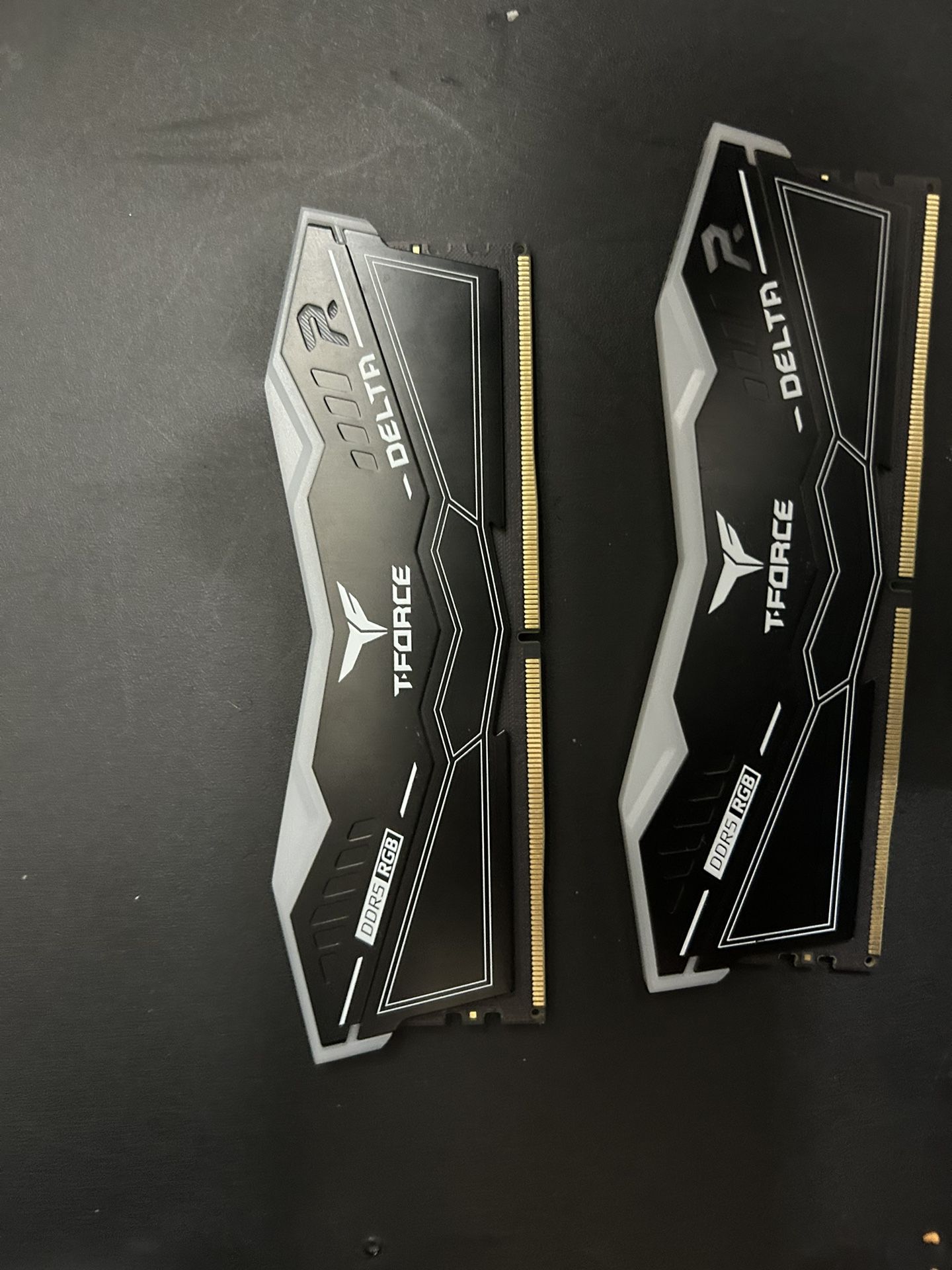 Team T-Force Delta RGB 32GB (2 x 16GB)