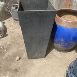 Black Planter Pot 