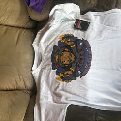 Lakers 4 championship tee shirt new condition size medium Nike