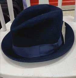 Man's vintage fedora hat