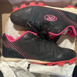Kid cleats