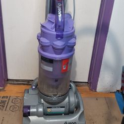Dyson HD Vacuum Cleaner 