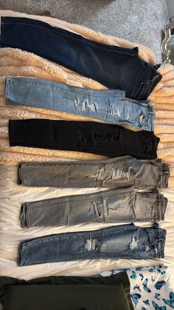 Lot Of Women’s Jeans
