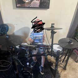 Alesis Nitro Max Drum Set 