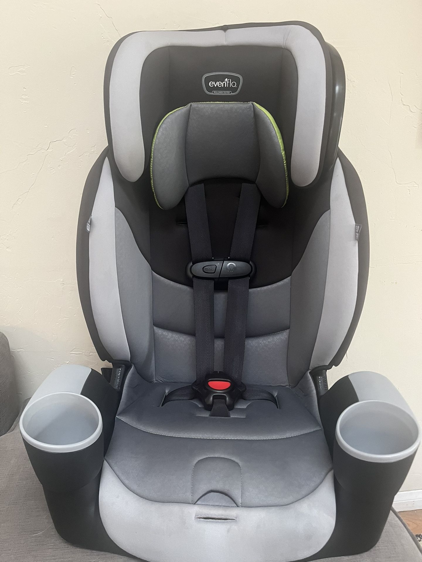 Evenflo Maestro Sport Harness Booster Car Seat